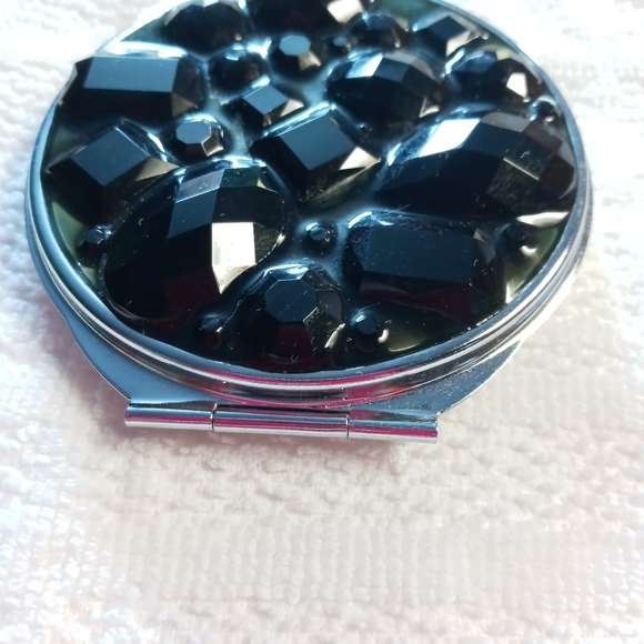 Danielle Creations compact mirror - Picture 2 of 4